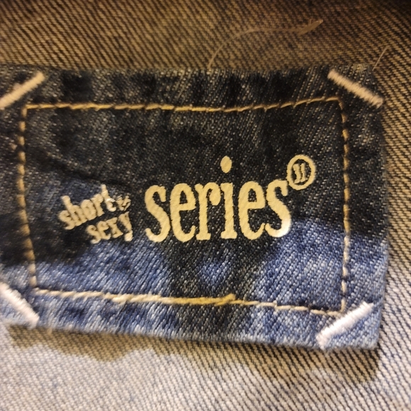 Cropped Denim Vest (woman's large) - Picture 4 of 4